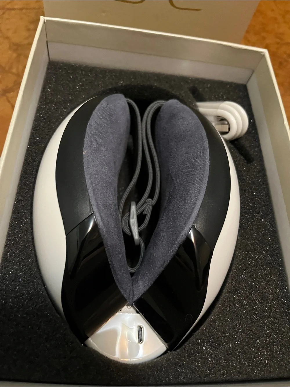 Desert Hills White & Black Eye Massager - Soothing Eye Therapy